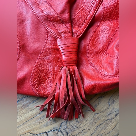 Vintage Embossed Red Leather Shoulder Bag with tassel - Picture 9 of 14